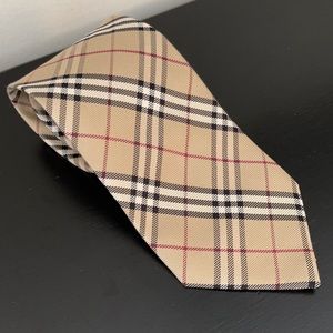 Burberry 100% silk signature plaid tie